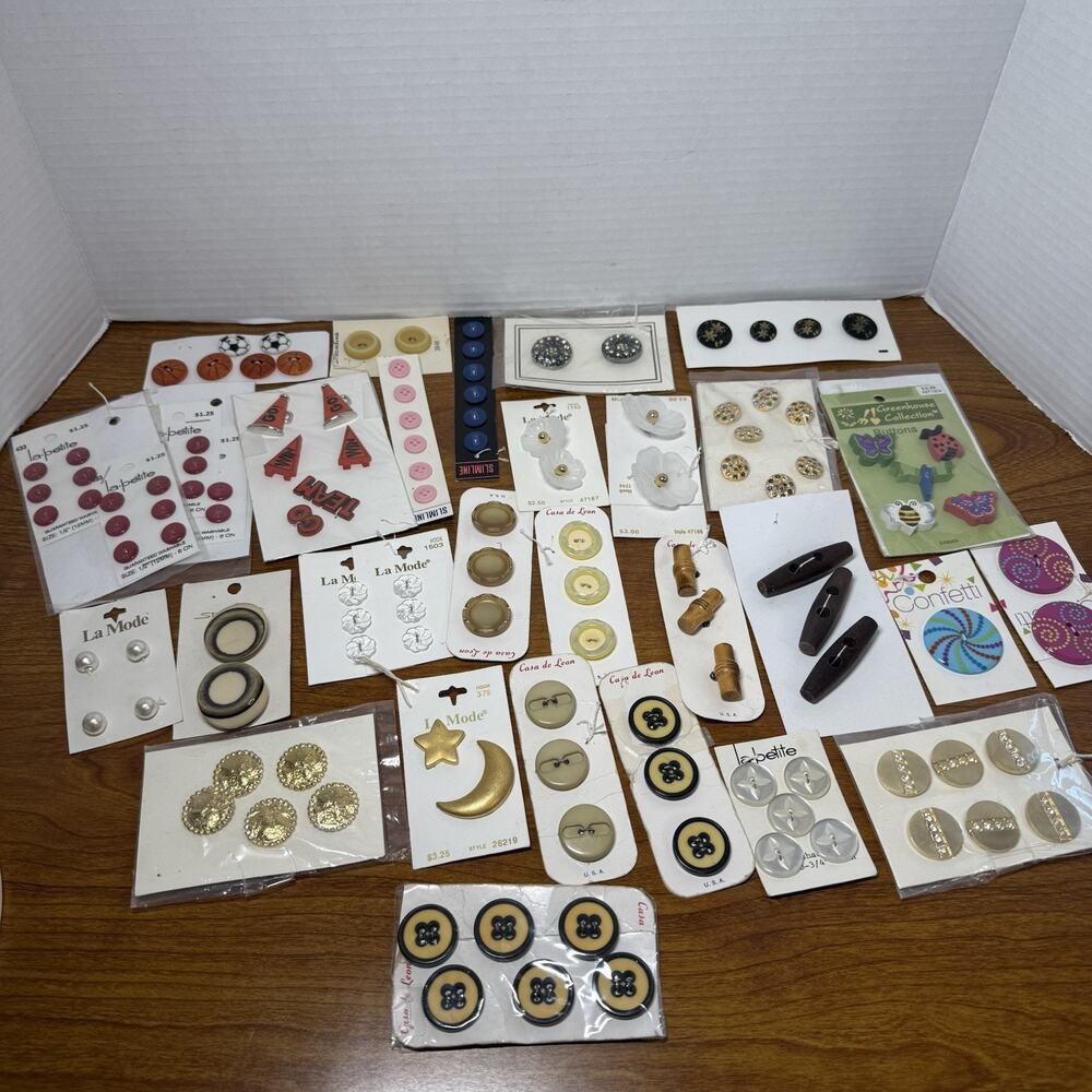 Buttons Lot Sewing Supplies VINTAGE VTG New